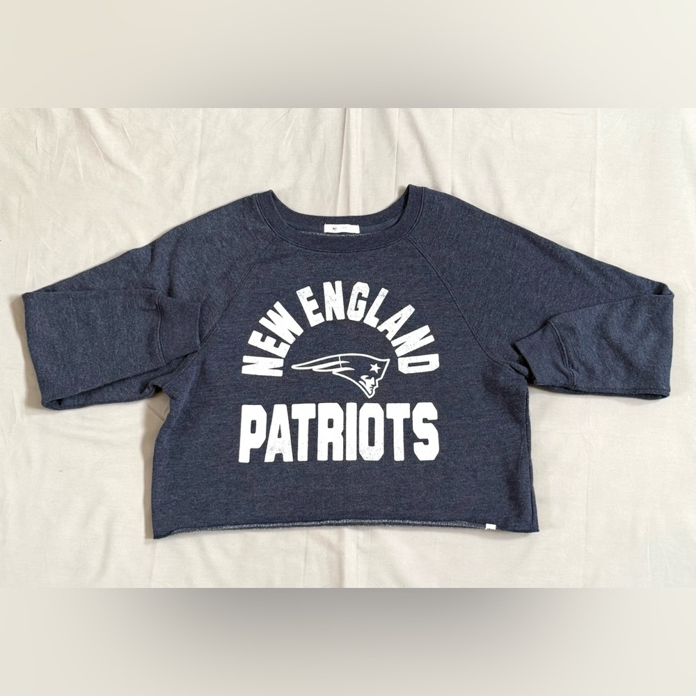 47 brand new england patriots Cropped Crewneck Many Blue Sweater Size Small - Picture 1 of 5